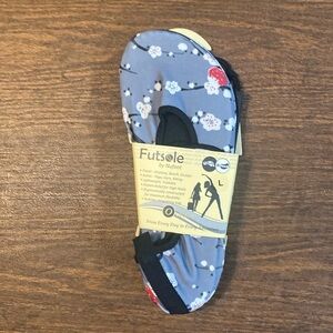 Footsole soft sided shoe. Large. Floral print. New in package
